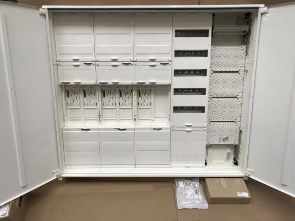 Hager Zählerschrank 5x eHZ Zählerfeld + 1x Verteilerfeld 5-reihig 1100mm mit APZ-Raum + 1x Multimediafeld ZB35S (inkl. Datenschnittstelle und RJ45-Buchse)